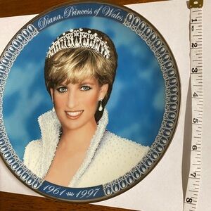 Beautiful commemorative Princess Diana Plate.